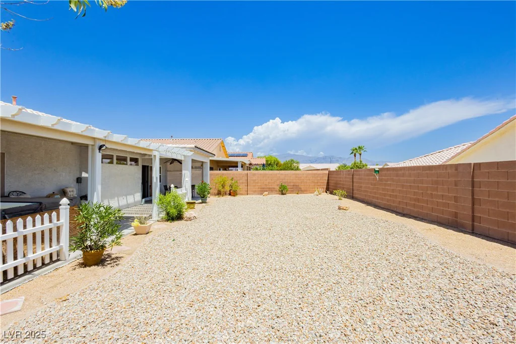 5402 Winterdale, North Las Vegas, NV 89031