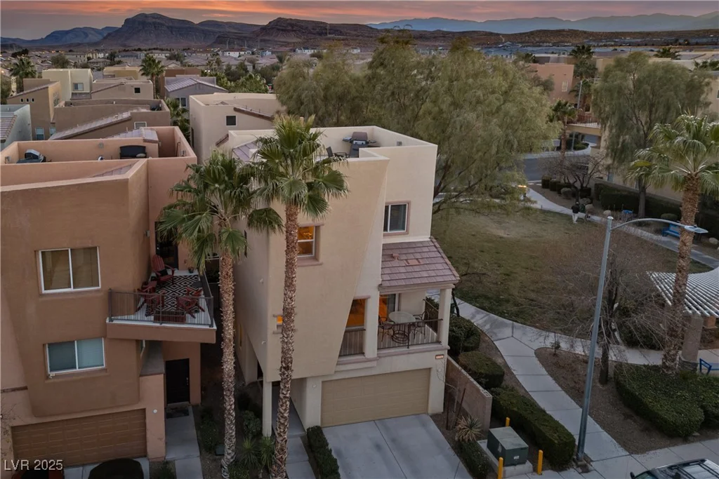 9331 Hilgard, Las Vegas, NV 89178