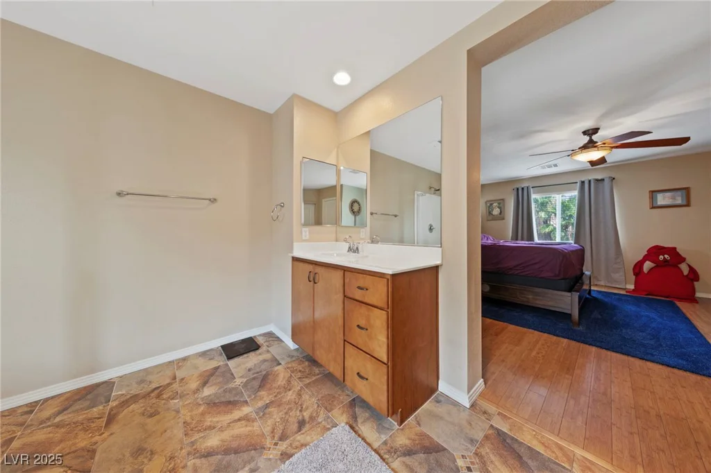 9331 Hilgard, Las Vegas, NV 89178