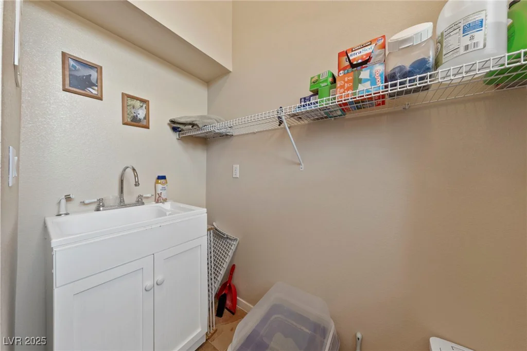 9331 Hilgard, Las Vegas, NV 89178