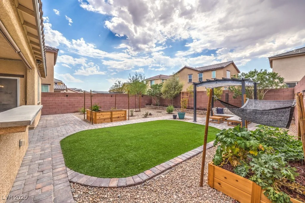5833 Petrified Tree, North Las Vegas, NV 89081