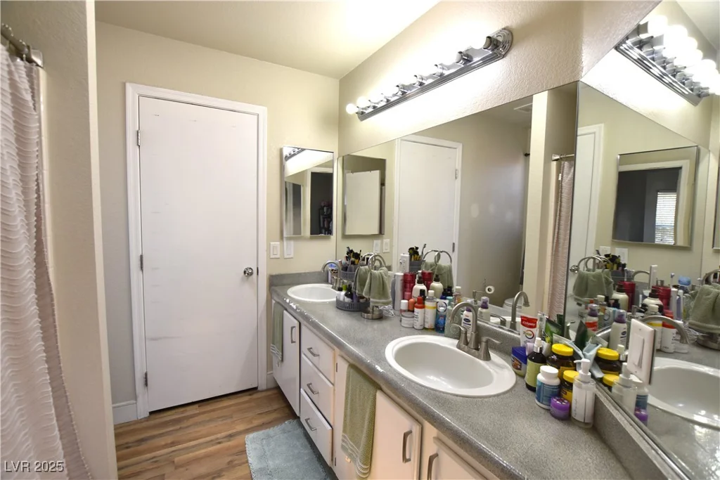 6628 Ives, Las Vegas, NV 89108