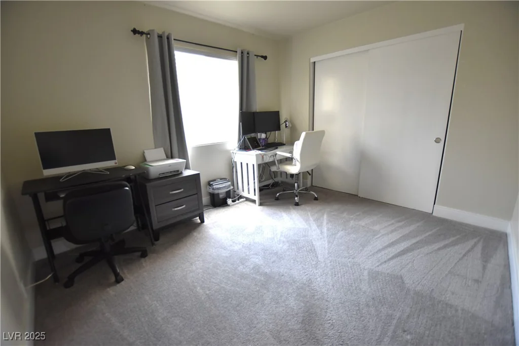6628 Ives, Las Vegas, NV 89108
