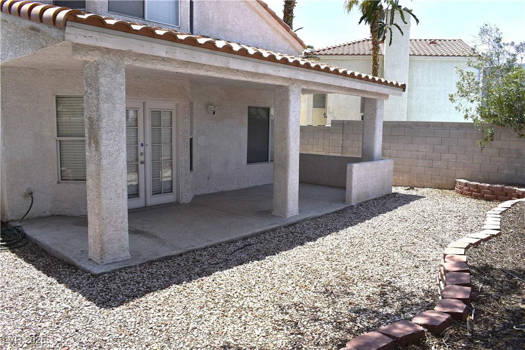 6628 Ives, Las Vegas, NV 89108
