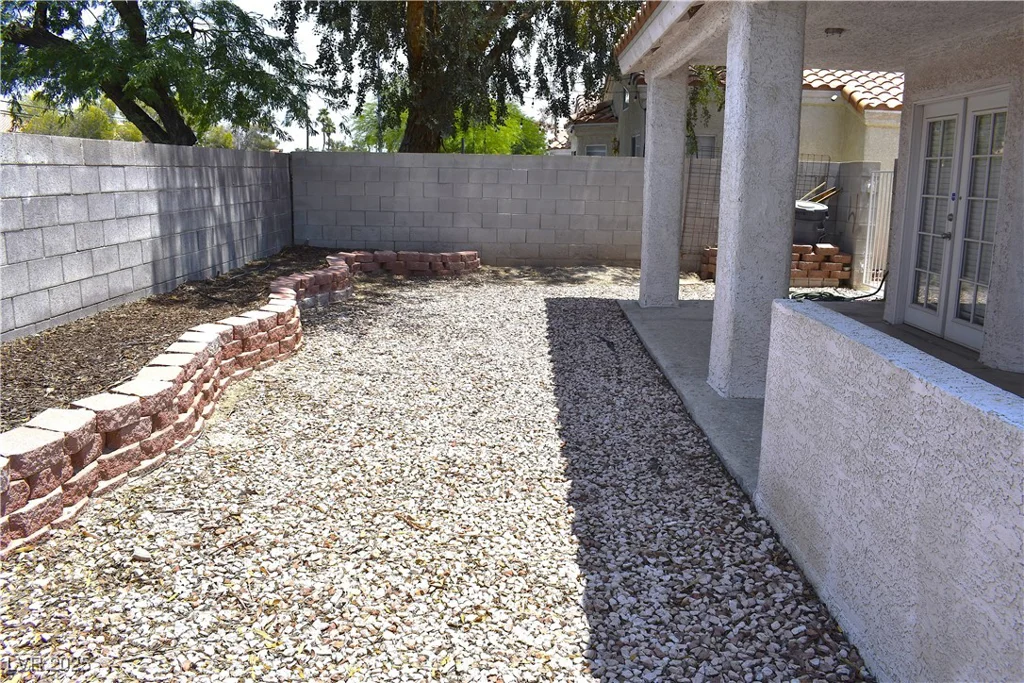 6628 Ives, Las Vegas, NV 89108