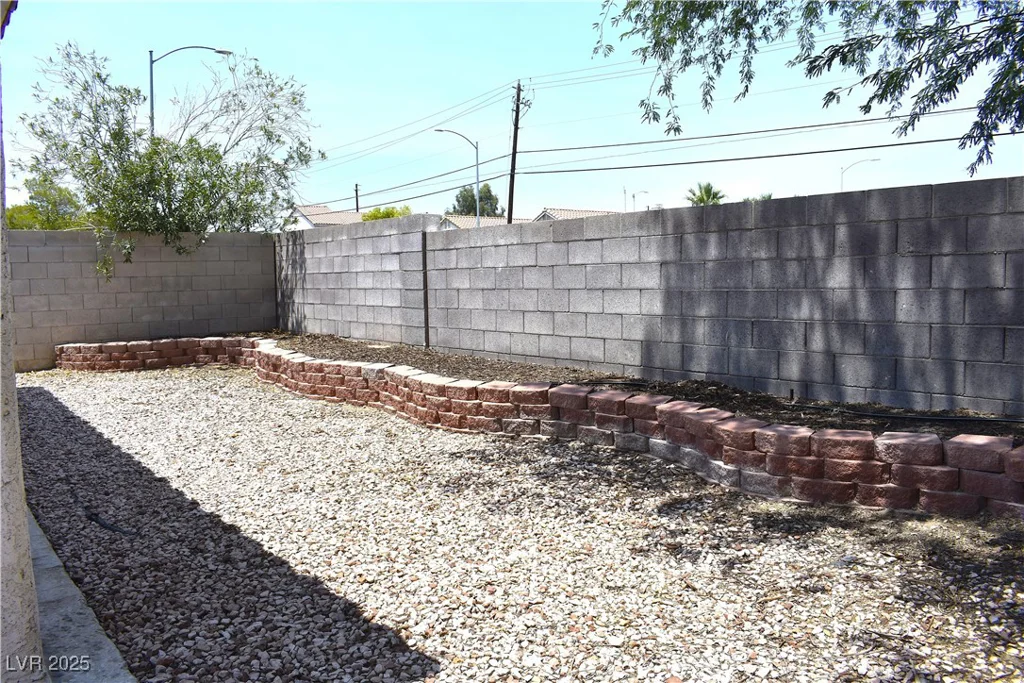 6628 Ives, Las Vegas, NV 89108