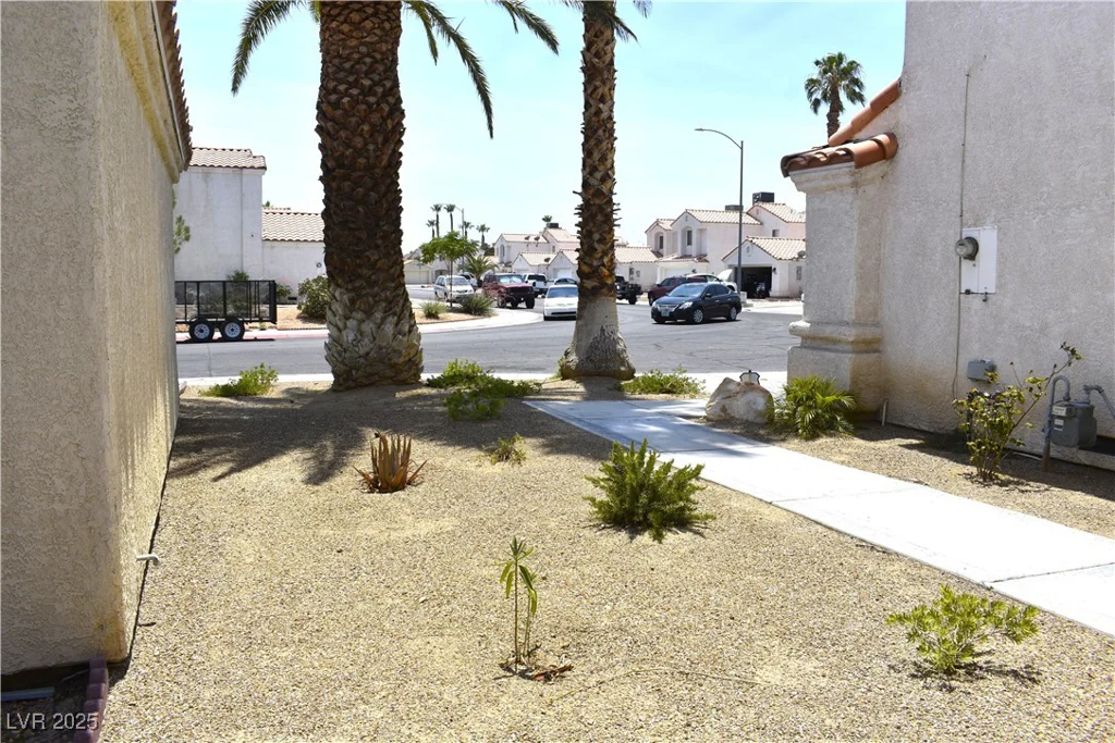 6628 Ives, Las Vegas, NV 89108