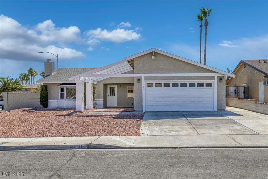 1841 Feather, Las Vegas, NV 89108