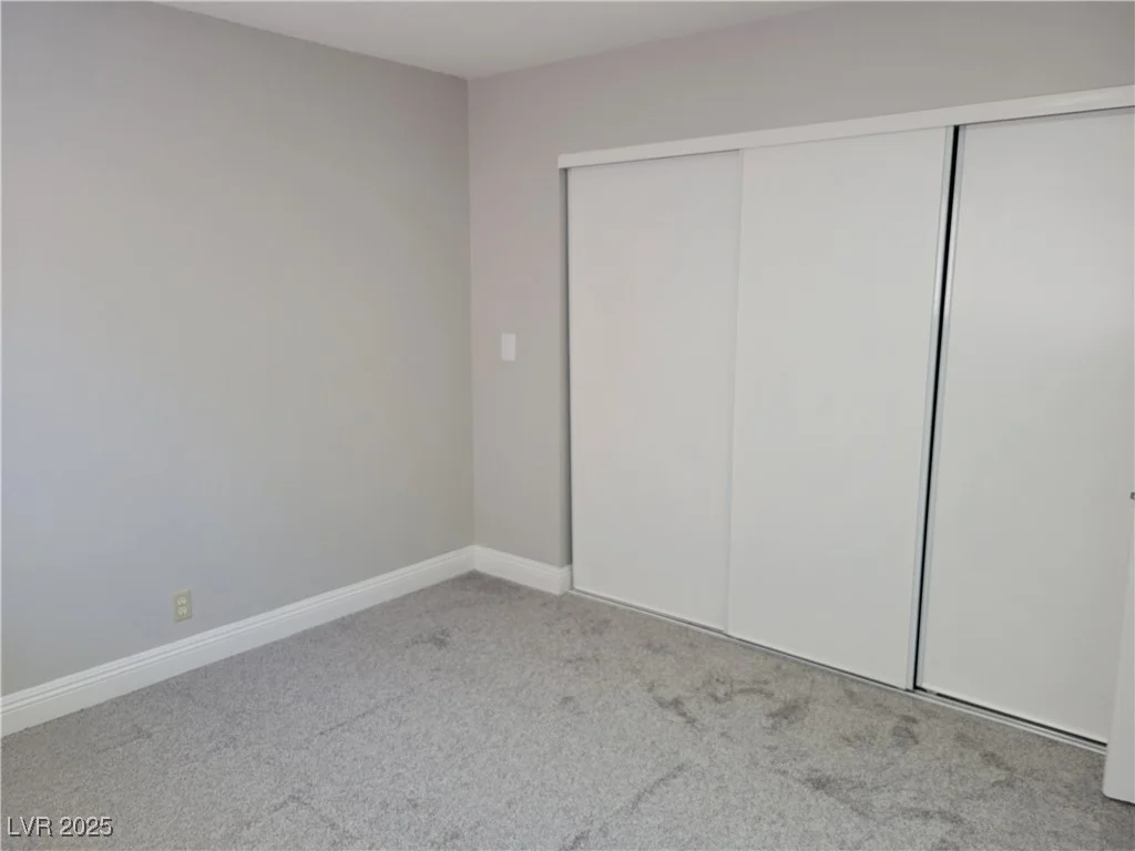 1841 Feather, Las Vegas, NV 89108