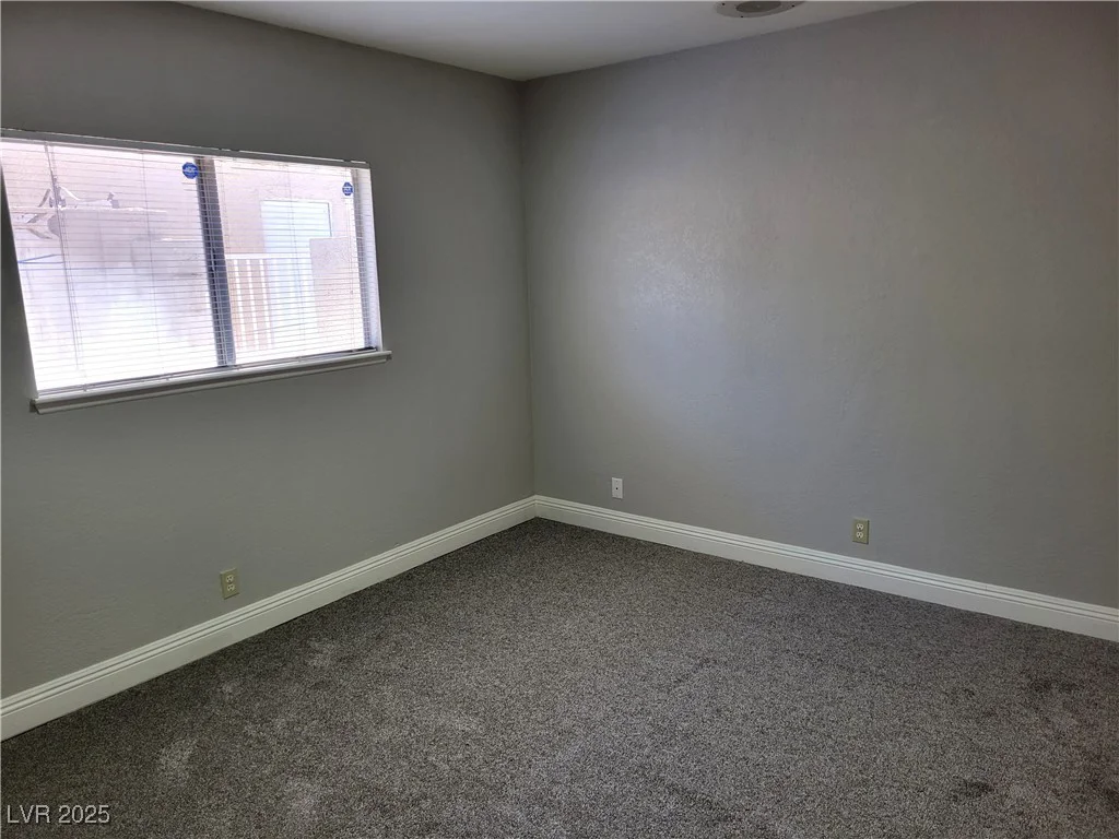 1841 Feather, Las Vegas, NV 89108