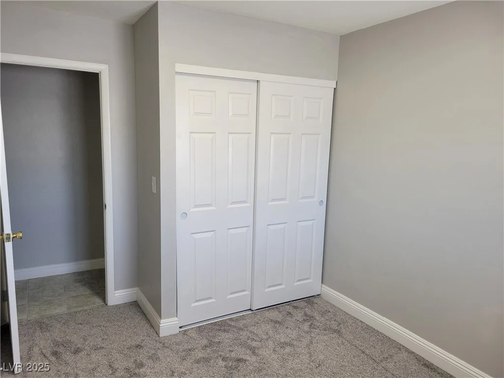 1841 Feather, Las Vegas, NV 89108
