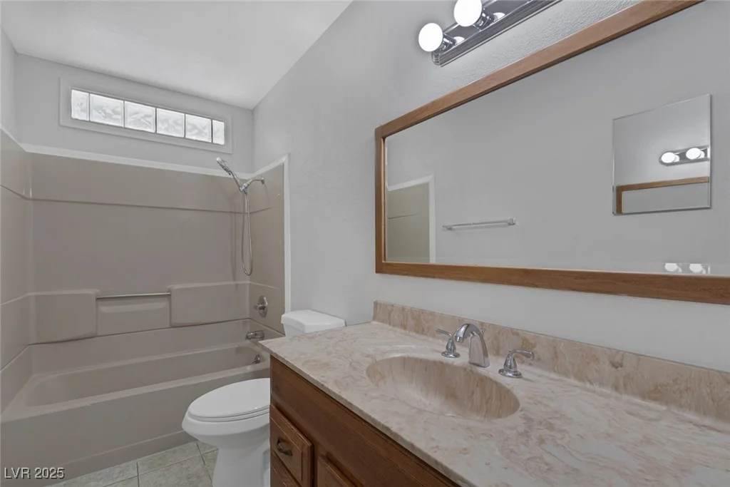 1841 Feather, Las Vegas, NV 89108