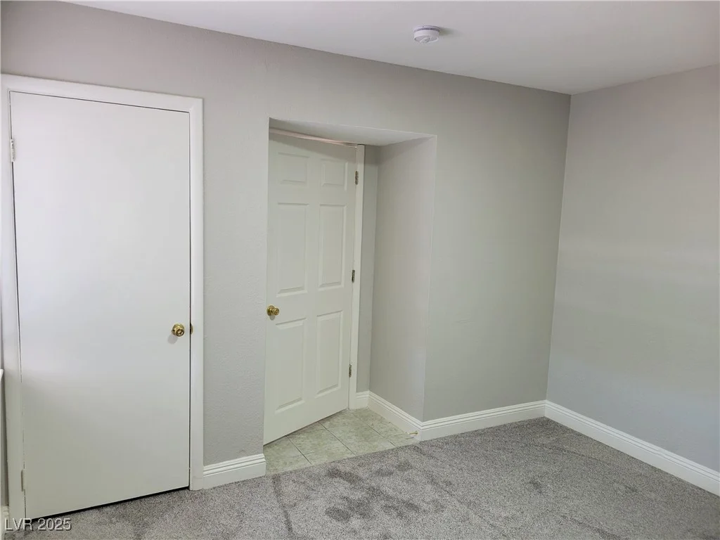 1841 Feather, Las Vegas, NV 89108