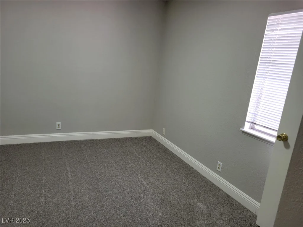 1841 Feather, Las Vegas, NV 89108