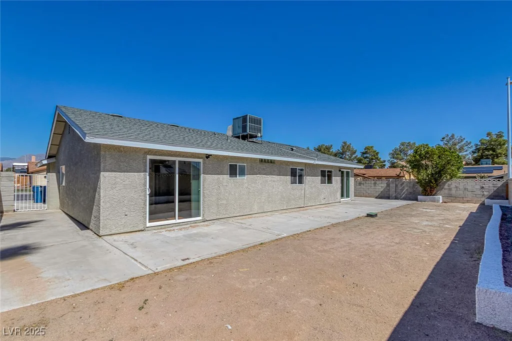1841 Feather, Las Vegas, NV 89108