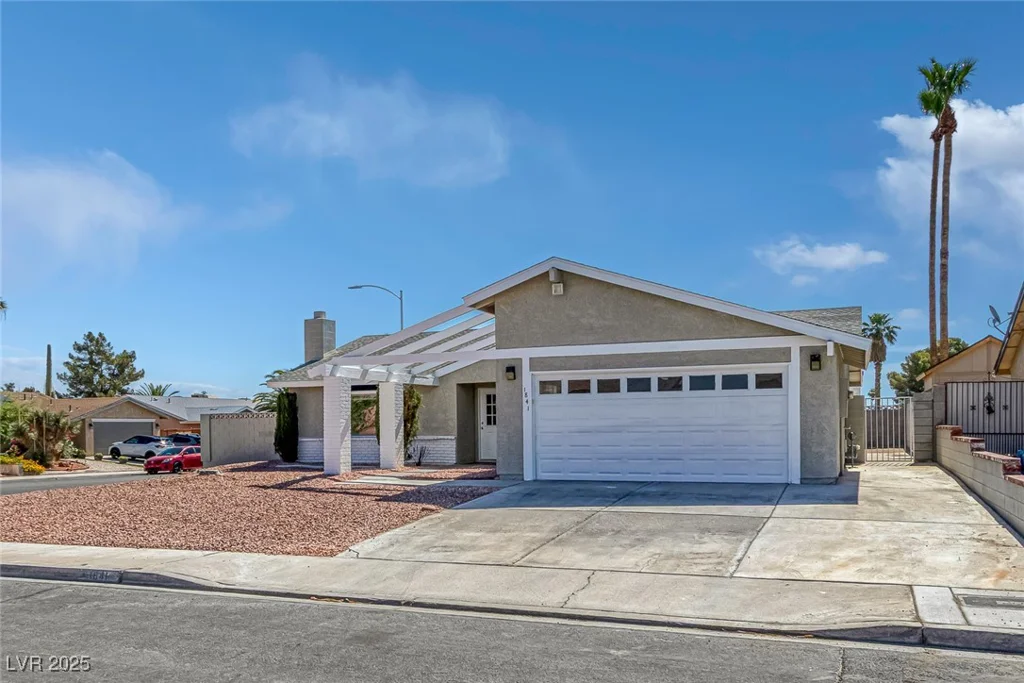 1841 Feather, Las Vegas, NV 89108