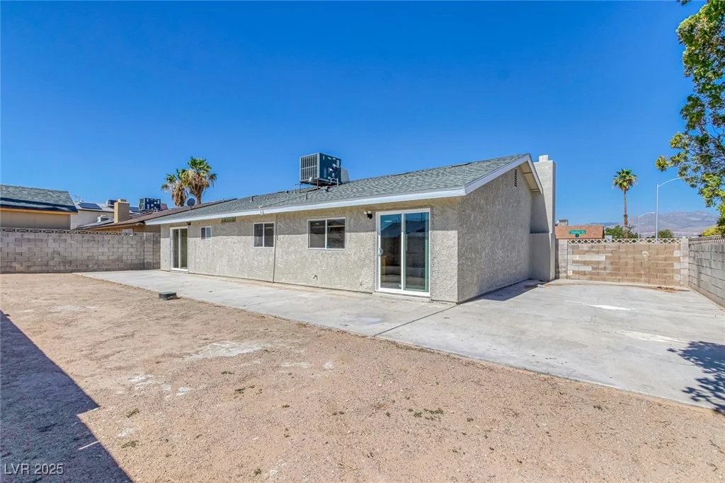 1841 Feather, Las Vegas, NV 89108