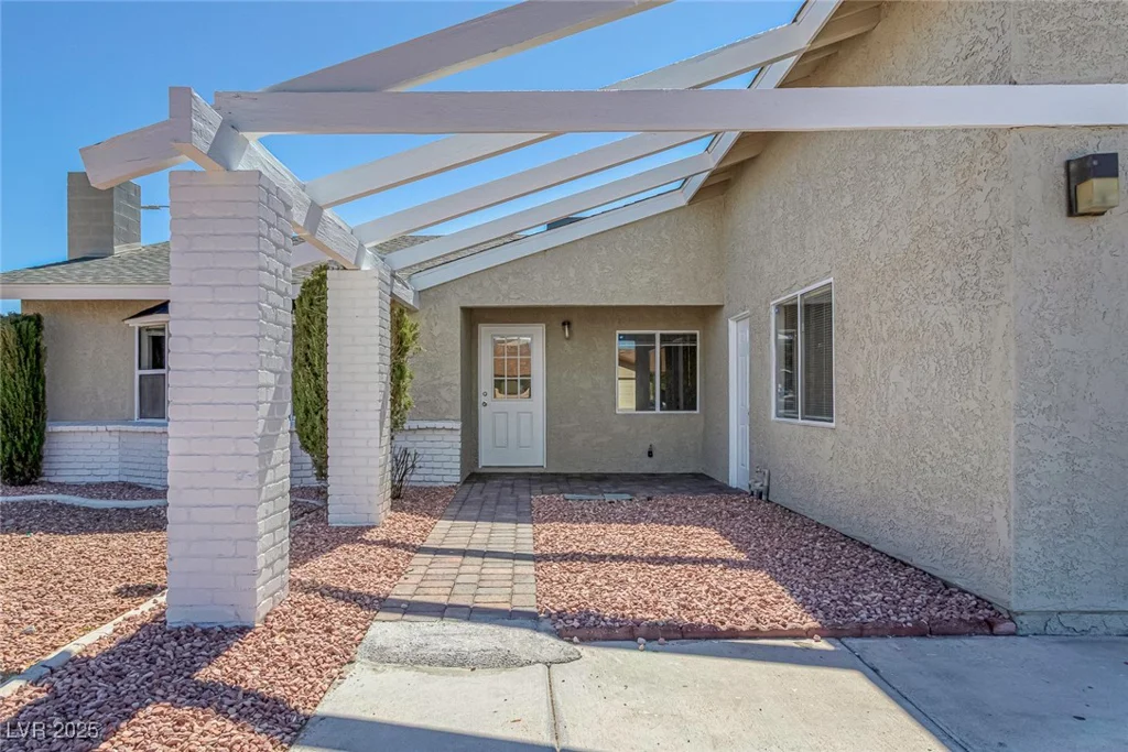 1841 Feather, Las Vegas, NV 89108
