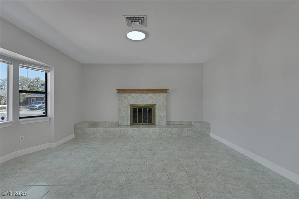 1841 Feather, Las Vegas, NV 89108