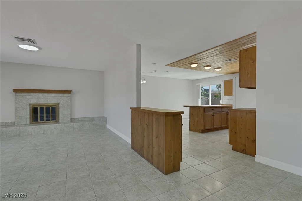 1841 Feather, Las Vegas, NV 89108