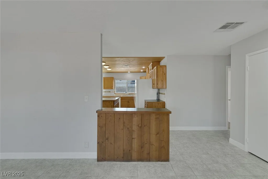 1841 Feather, Las Vegas, NV 89108