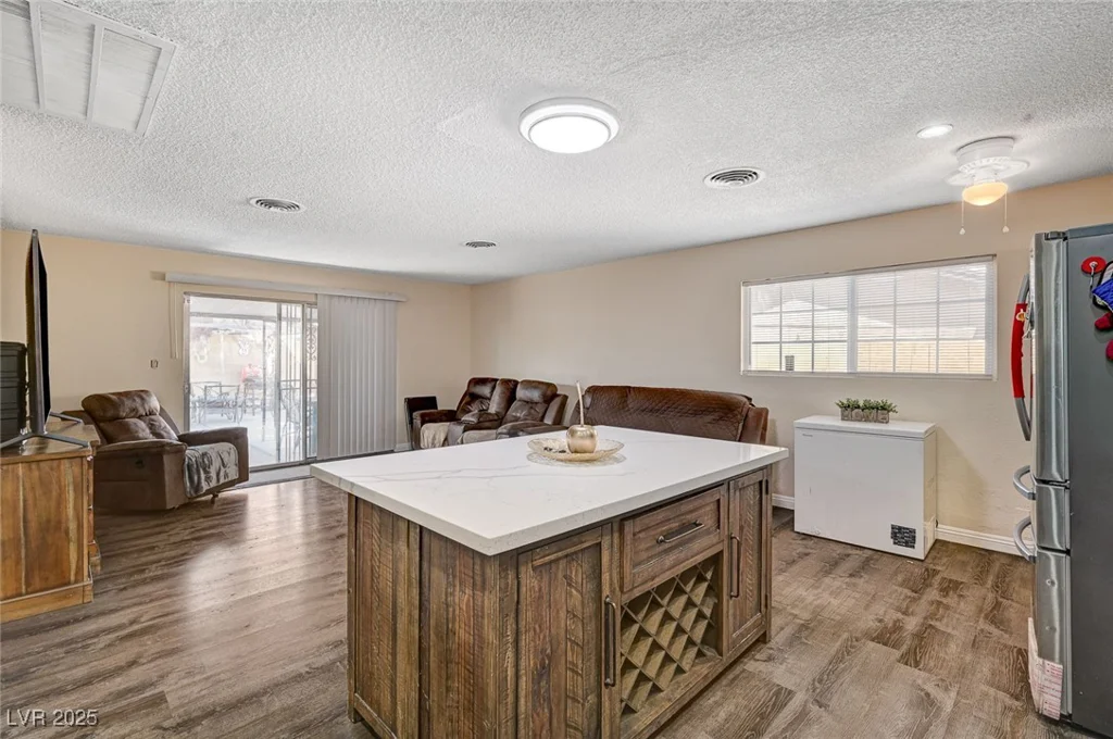 2901 Scarlet Oak, Las Vegas, NV 89104