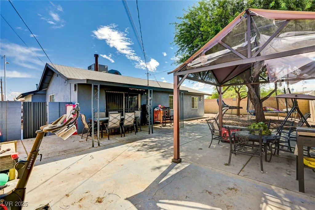 2901 Scarlet Oak, Las Vegas, NV 89104