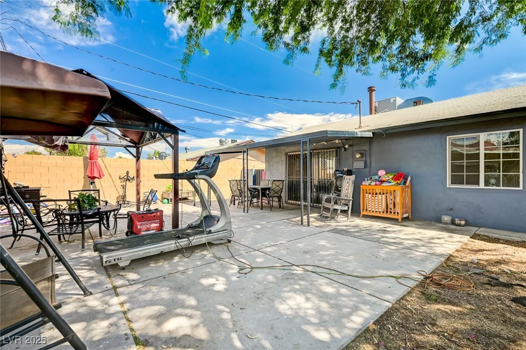 2901 Scarlet Oak, Las Vegas, NV 89104