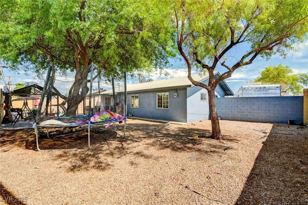 2901 Scarlet Oak, Las Vegas, NV 89104