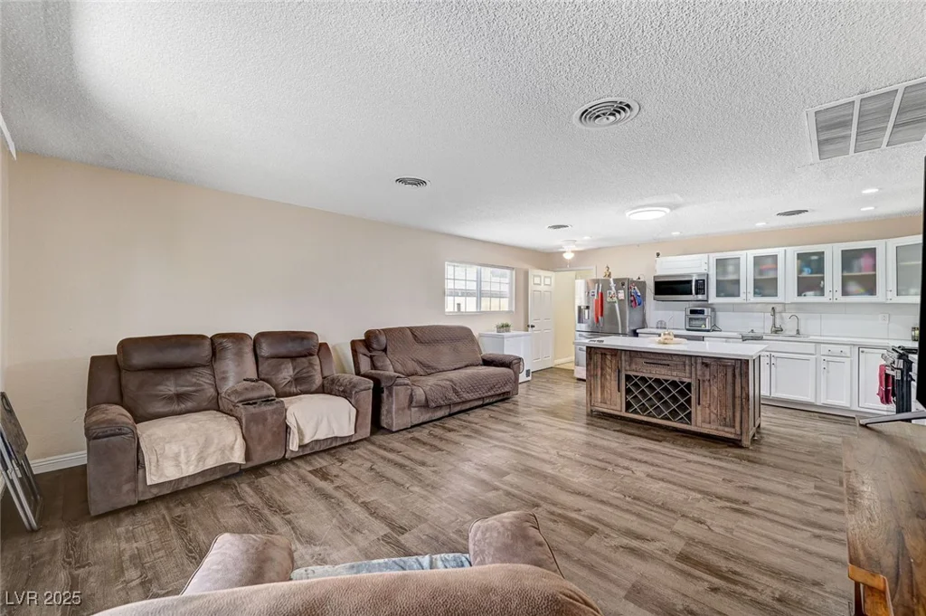2901 Scarlet Oak, Las Vegas, NV 89104