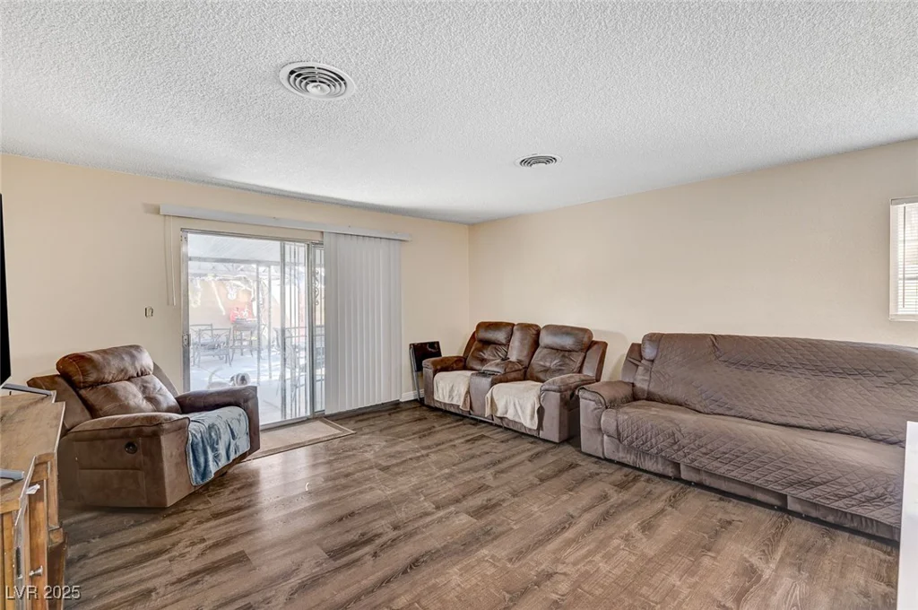 2901 Scarlet Oak, Las Vegas, NV 89104
