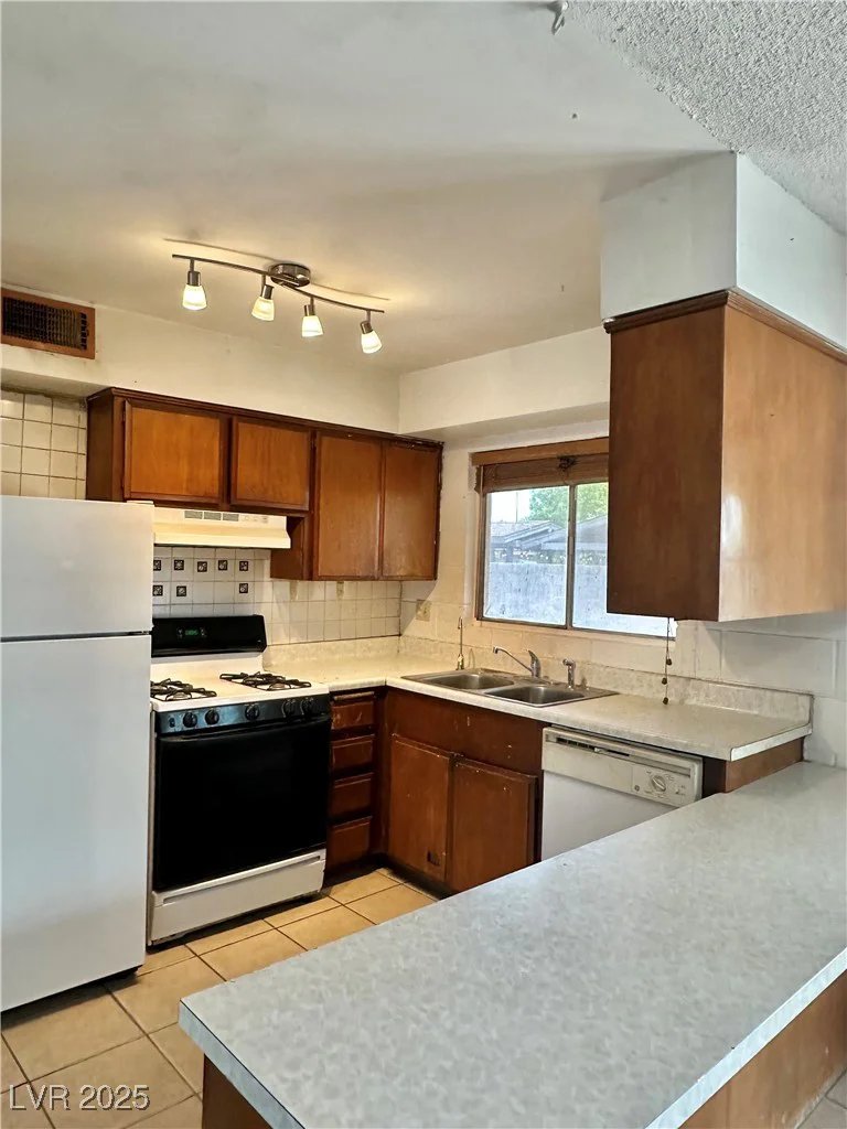 2858 Puenta, Las Vegas, NV 89121