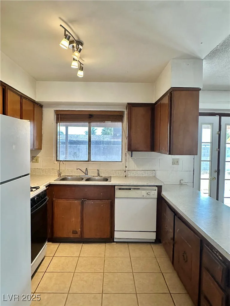 2858 Puenta, Las Vegas, NV 89121