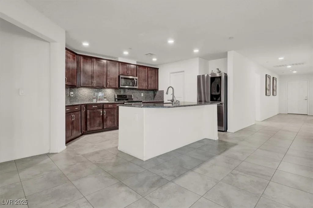 925 Midnight View, Henderson, NV 89015