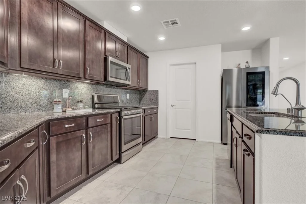 925 Midnight View, Henderson, NV 89015