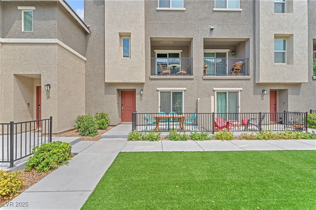 12323 Dusk Blue, Las Vegas, NV 89183