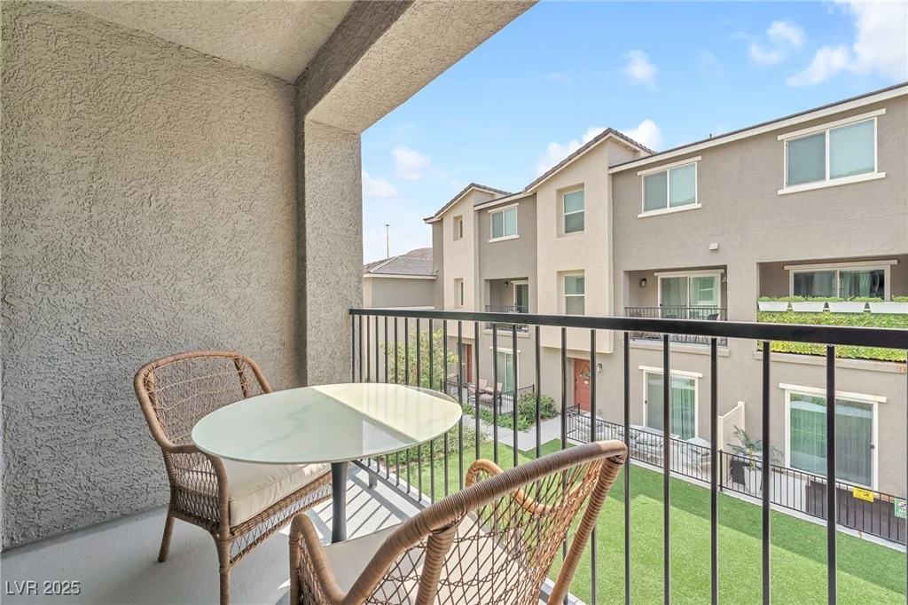 12323 Dusk Blue, Las Vegas, NV 89183
