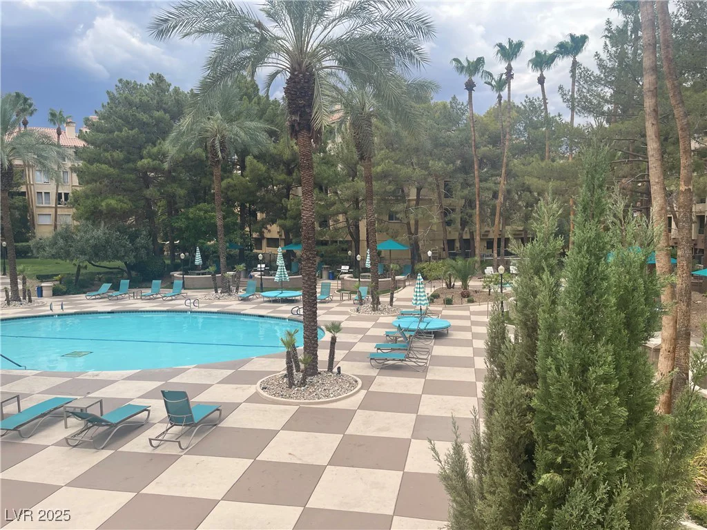 220 Flamingo, Las Vegas, NV 89169