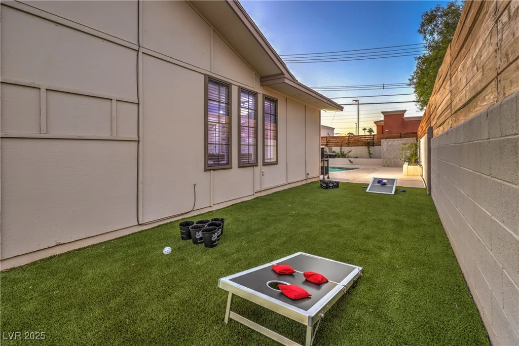 5048 Champions, Las Vegas, NV 89142