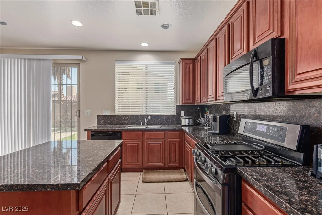 9221 Thunder Falls, Las Vegas, NV 89149
