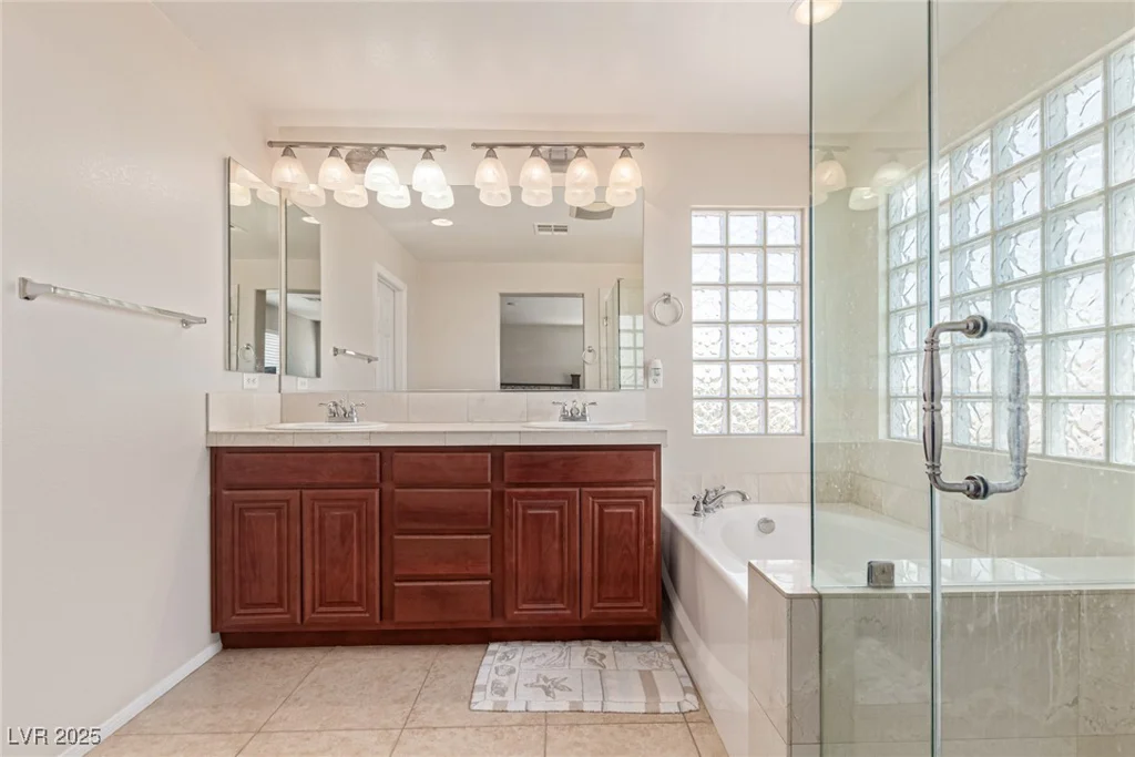 9221 Thunder Falls, Las Vegas, NV 89149