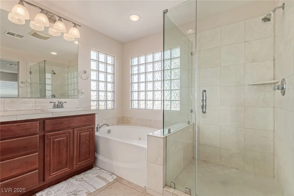 9221 Thunder Falls, Las Vegas, NV 89149