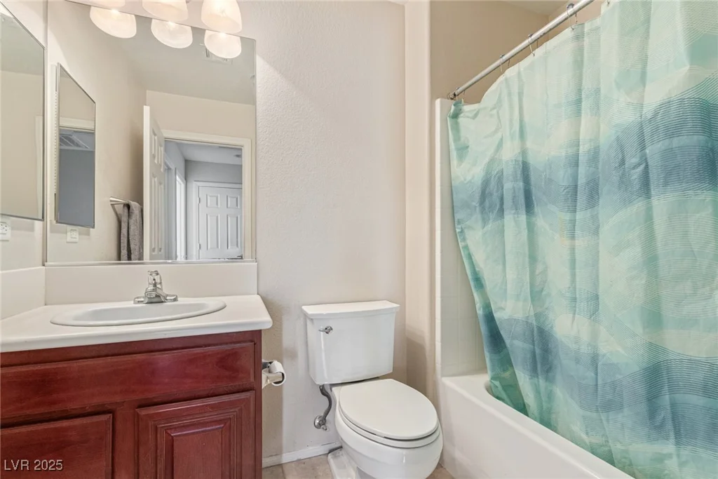 9221 Thunder Falls, Las Vegas, NV 89149