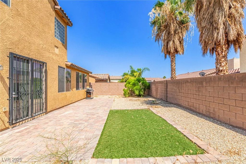9221 Thunder Falls, Las Vegas, NV 89149