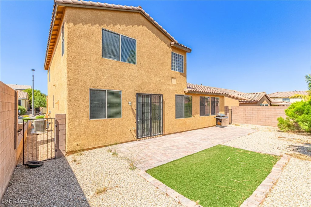 9221 Thunder Falls, Las Vegas, NV 89149