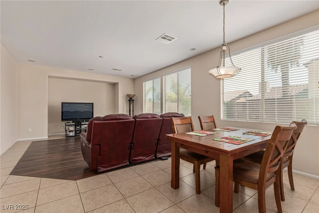 9221 Thunder Falls, Las Vegas, NV 89149
