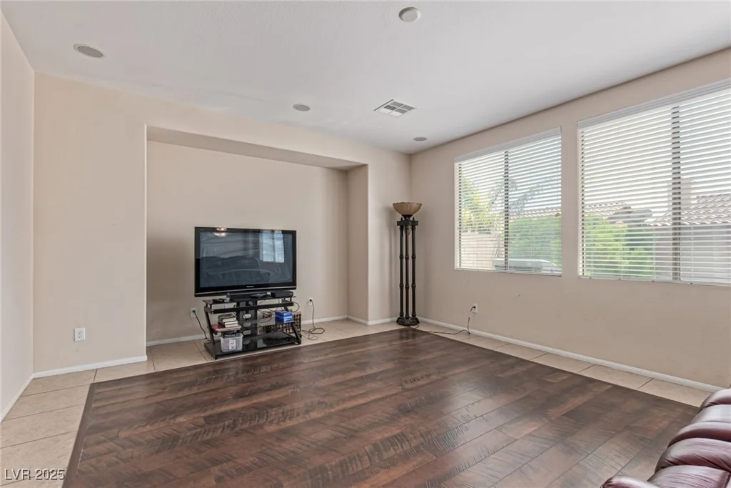 9221 Thunder Falls, Las Vegas, NV 89149