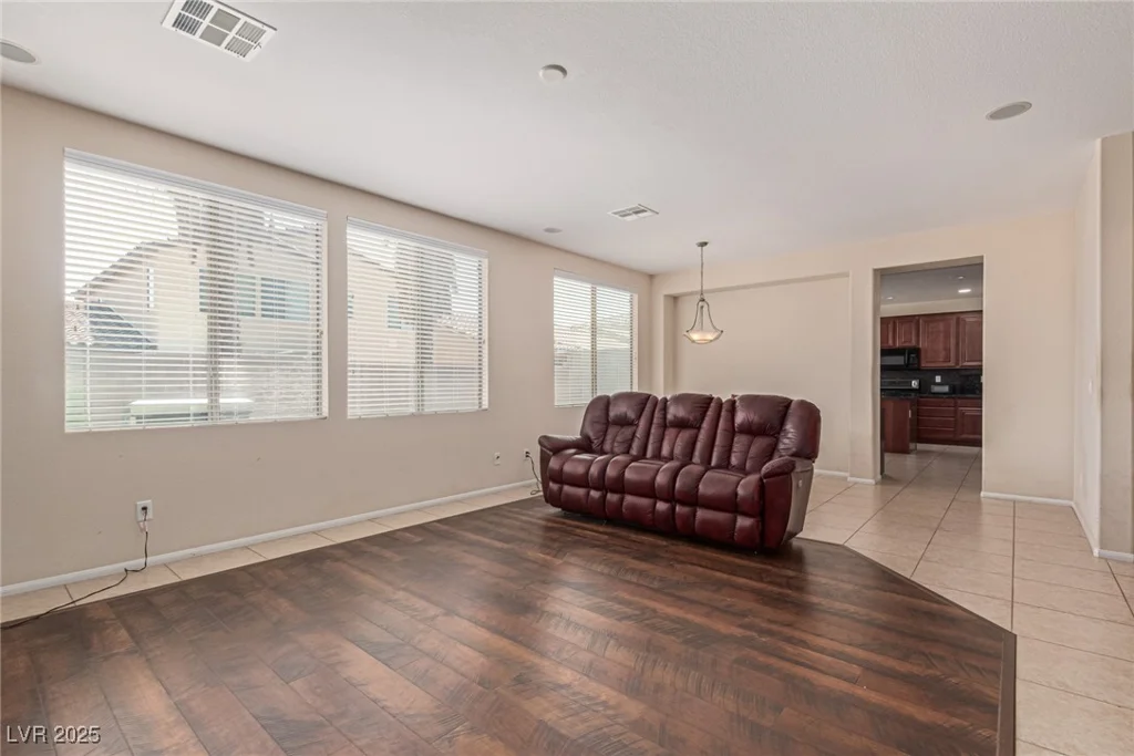 9221 Thunder Falls, Las Vegas, NV 89149