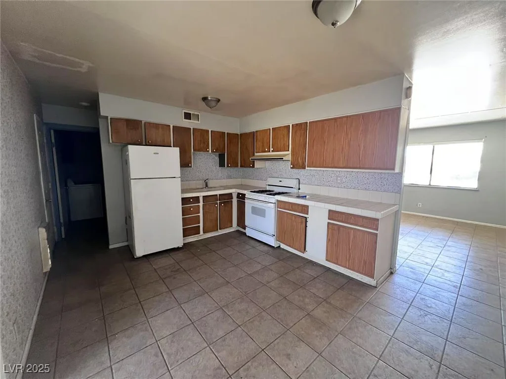 6120 Denver, Las Vegas, NV 89107