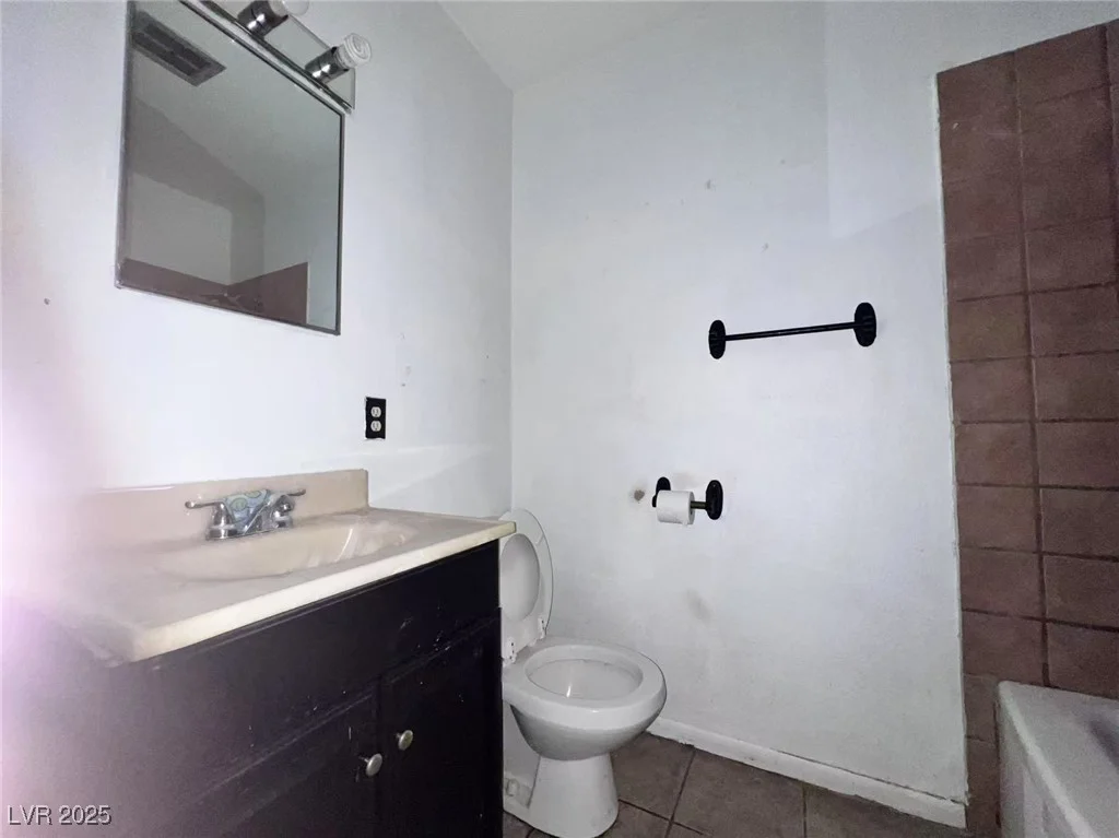 6120 Denver, Las Vegas, NV 89107